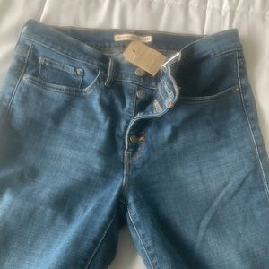 NEW women’s levis jeans. Size 30. High waisted